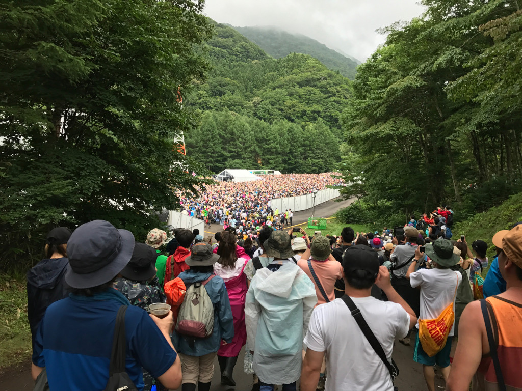 FRF30.超満員で規制のかかるWHITE STAGE(レキシ)