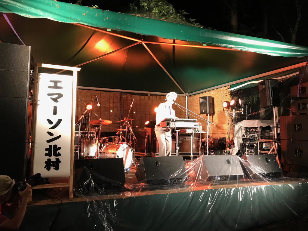 FRF31.アットホームな苗場食堂ステージのエマーソン北村氏