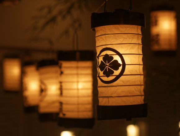 小田原提灯 の幻想的な灯りで風情を愉しむ 箱根の夏を体験しよう Moshi Moshi Nippon もしもしにっぽん