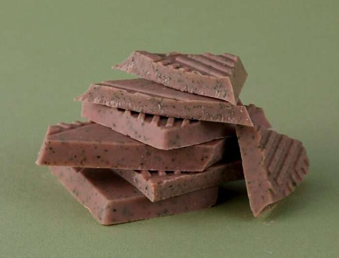 北海道土産でおなじみの 白い恋人 が 板チョコ に 恋するチョコレート Moshi Moshi Nippon もしもしにっぽん