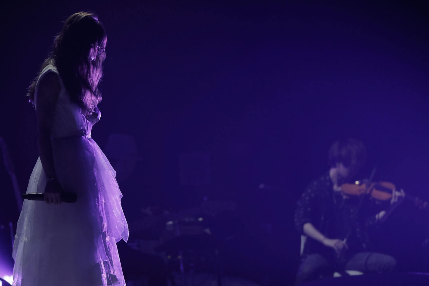 Aimer Concludes 17/18 "hiver" Japan Tour & Performs New Single | MOSHI