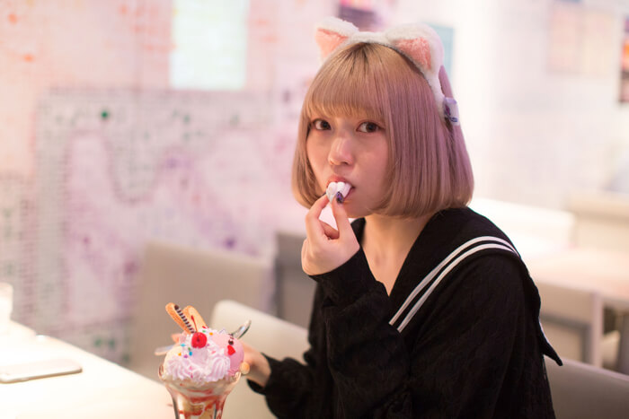 MMN Festival 2018 – SHIBUYA CAST: Ren Koseki Visits Japan’s No.1 Maid Café “Maidreamin” Famous for Instagram-Worthy Animal Parfait