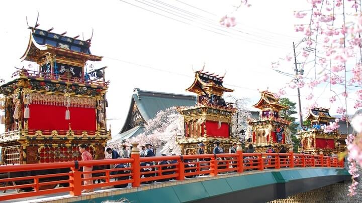 岐阜県飛騨市で400年の伝統を繋ぐ「古川祭」
