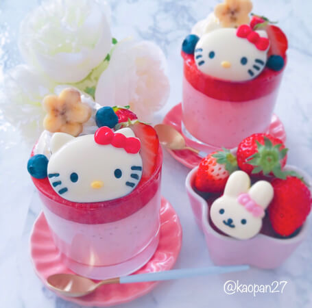 Kaori’s easy recipe -Learn how to make “HELLO KITTY Strawberries Mousse”