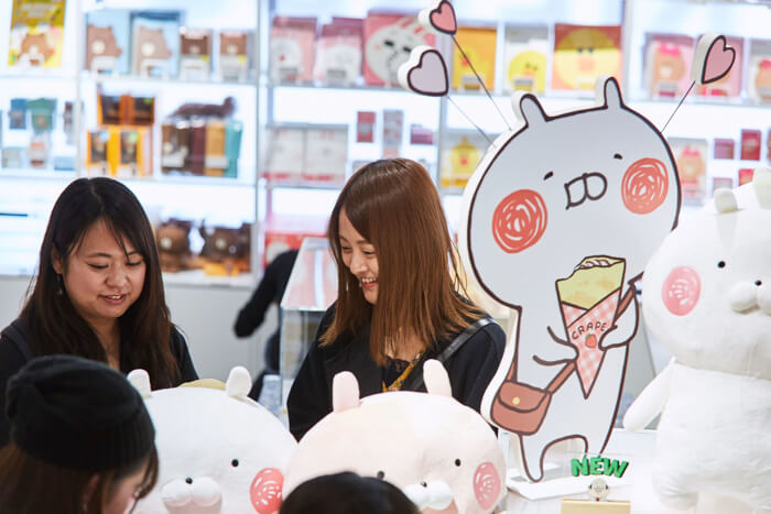 Line Friends Store 原宿 がリニューアルオープン Moshi Moshi Nippon もしもしにっぽん