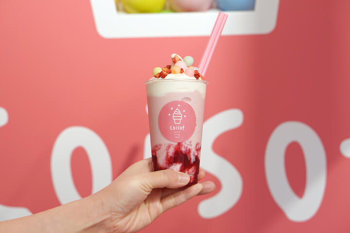 原宿的霜淇淋專賣店coisof推出草莓奶昔發售