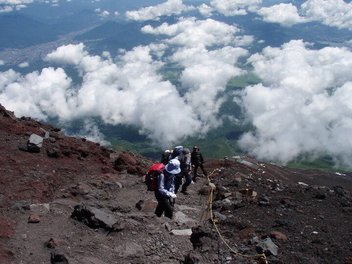 星のや富士　登山プログラム 「グラマラス富士登山」を提供５