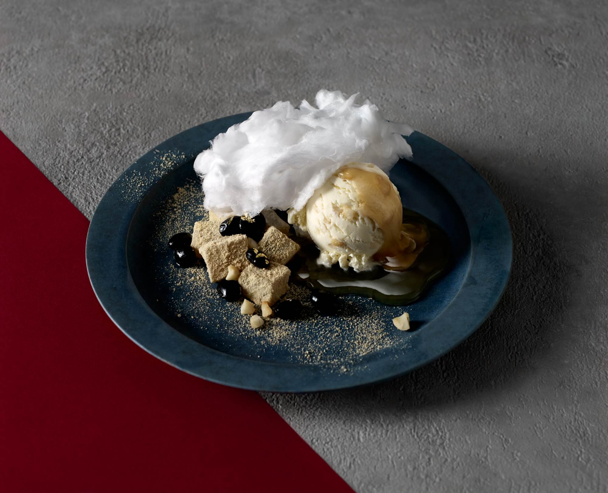 Häagen-Dazs Vanilla Ice Cream Served with Dango in Ginza – Only 100 Served Per Day