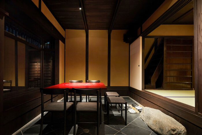 A “red-light district”site of the Meiji Period is renovated! The lodging facility, “Kyoto Urushiro Wakasaya”