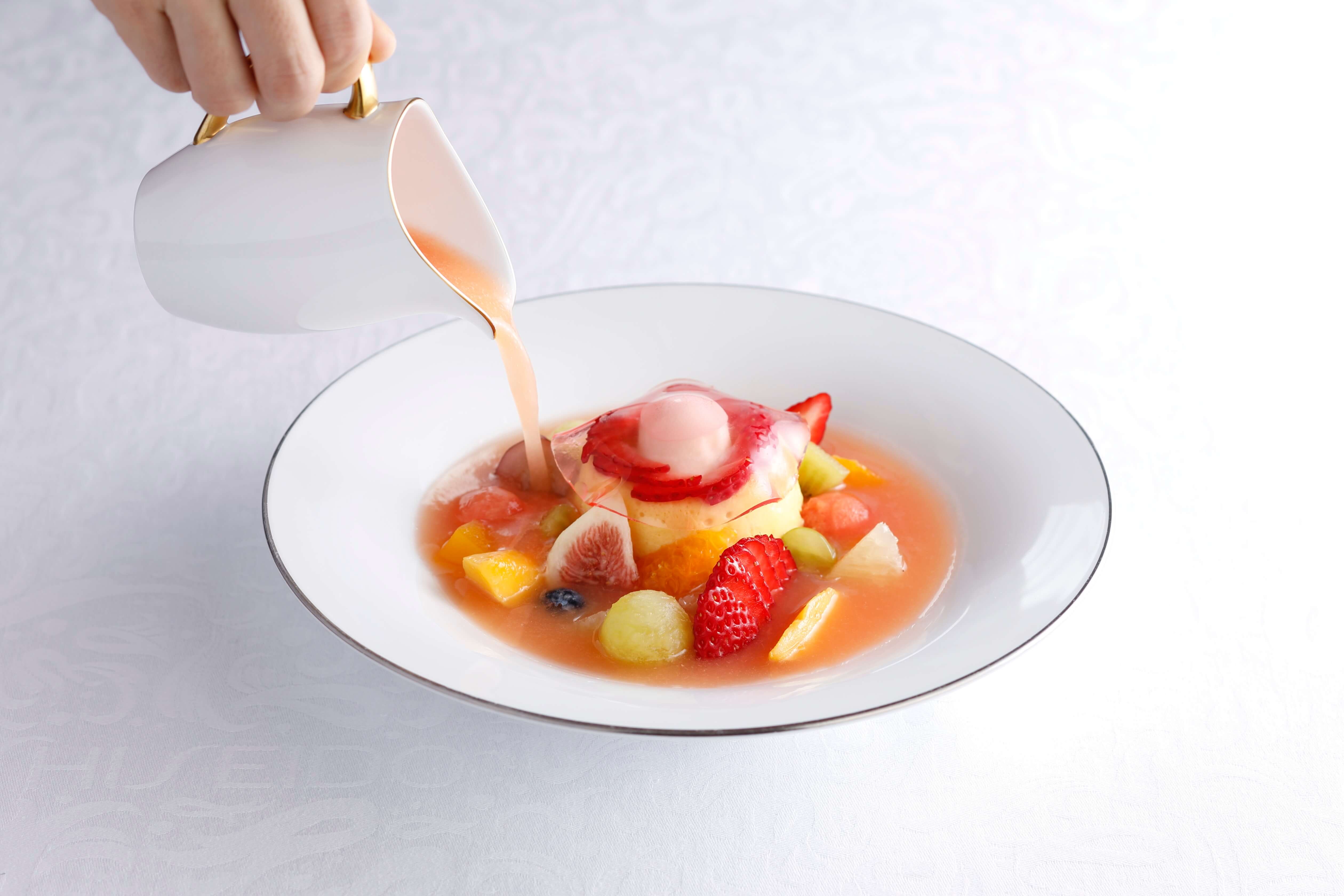 宮崎マンゴーとアプリコットのババロア~フルーツスープ仕立て~