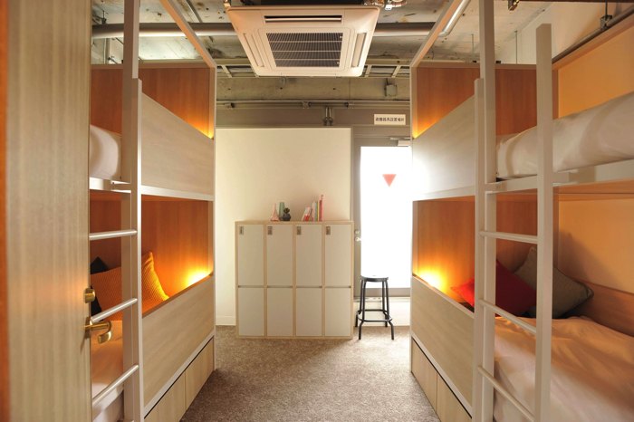 カフェ ホステル CAFETEL 京都三条 kyoto hostel bed