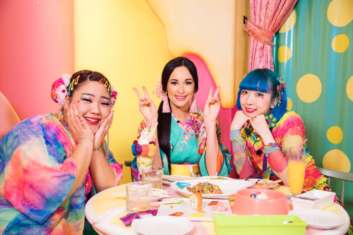 kacey-musgraves%e3%80%80harajuku-%e3%82%b1%e3%82%a4%e3%82%b7%e3%83%bc%e3%83%bb%e3%83%9e%e3%82%b9%e3%82%b0%e3%83%ac%e3%82%a4%e3%83%b4%e3%82%b9%e3%81%ae%e5%8e%9f%e5%ae%bf-walker180516_ks_10373