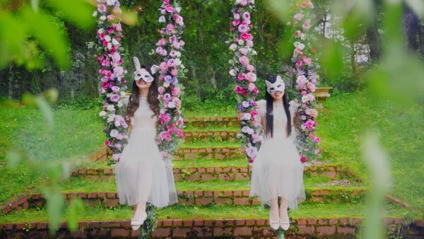 claris-cheers2-2