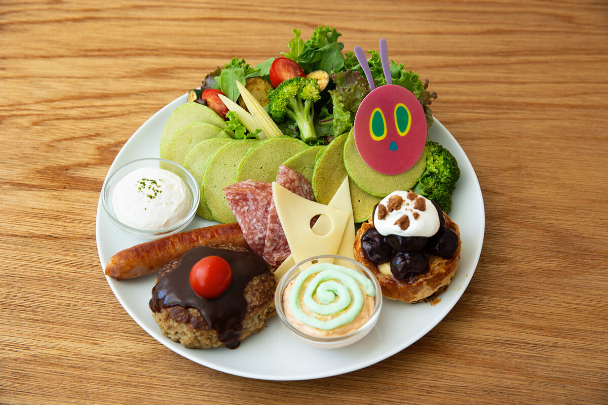 03_はらぺこあおむしパンケーキ　はらぺこあおむし カフェpancake THE VERY HUNGRY CATERPILLAR　cafe 好餓的毛毛蟲　咖啡廳