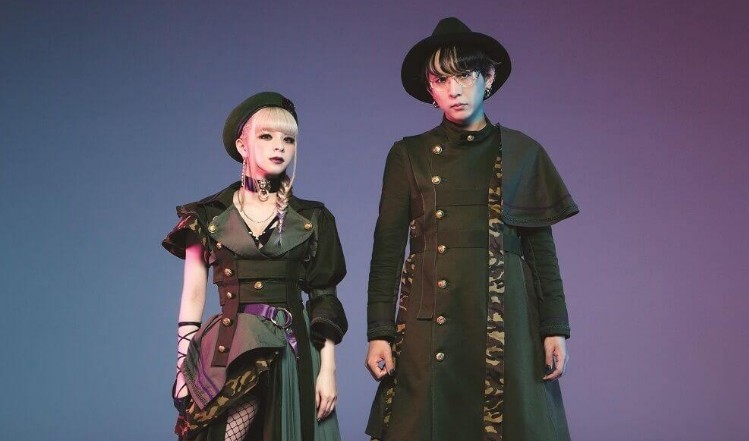 GARNiDELiA top