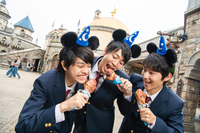 学生集合 東京ディズニーリゾート の 春キャン で思い出づくり Moshi Moshi Nippon もしもしにっぽん