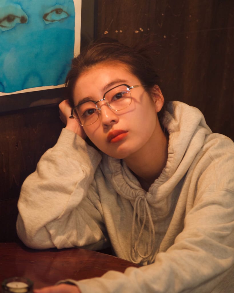 不同于平时的眼镜和我