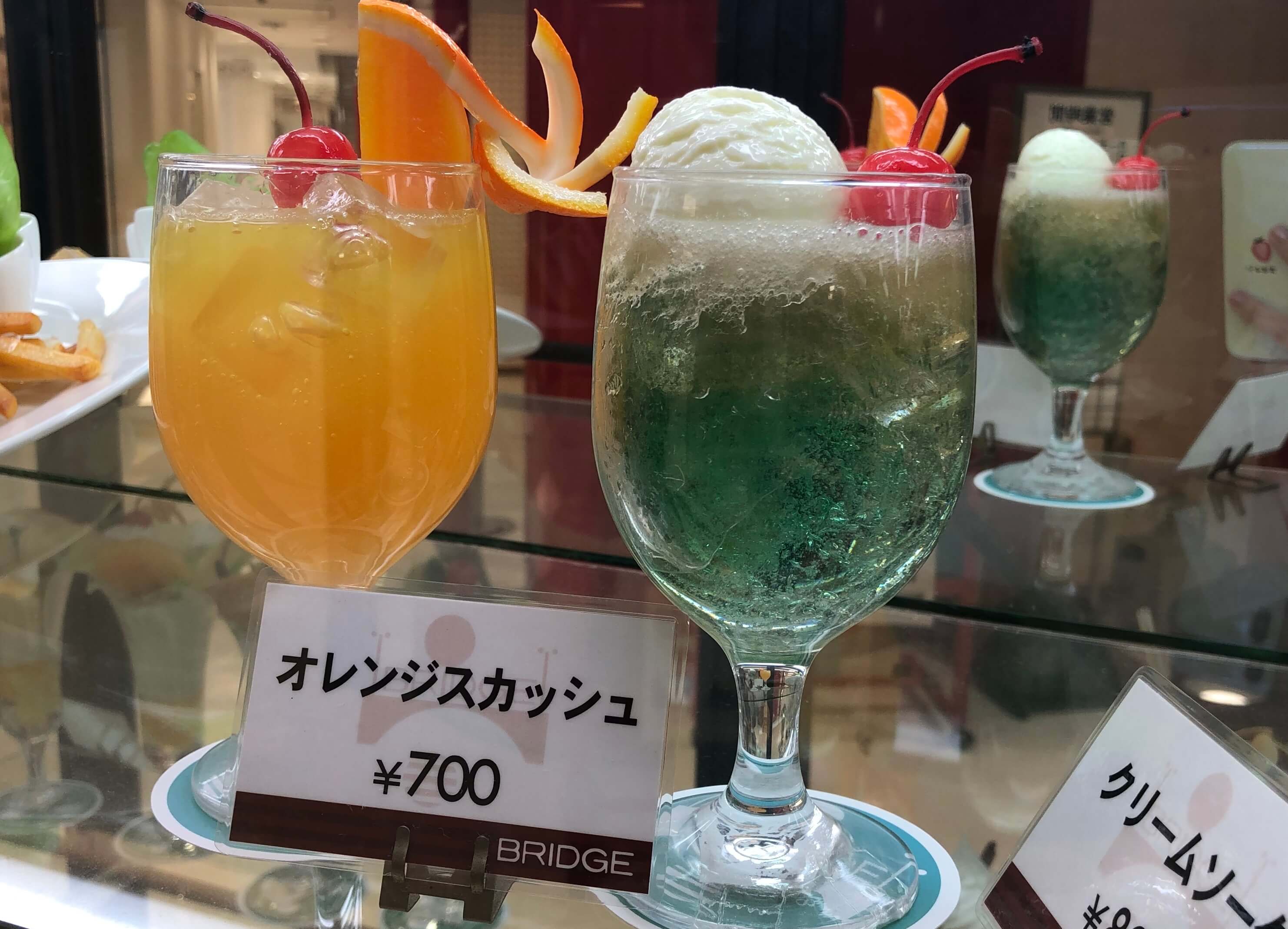 銀座「カフェ・ブリッヂ」メロンパンケーキ　Ginza cafe Bridge Melon pancake_juice