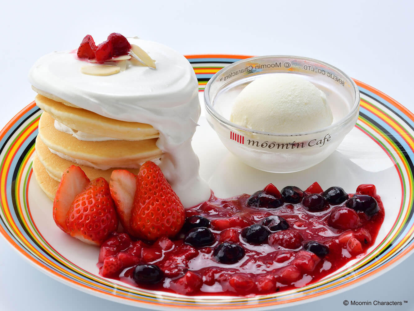 ムーミンカフェ_、「PANNUKAKKU たべよう、パンケーキフェア_moomincafe_tabeyou_pancake_fair_4種のベリーパンケーキ_berry_pancake