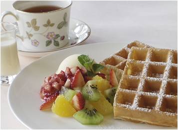 〈カフェ 英國屋〉フルーツワッフル_fruitswaffle