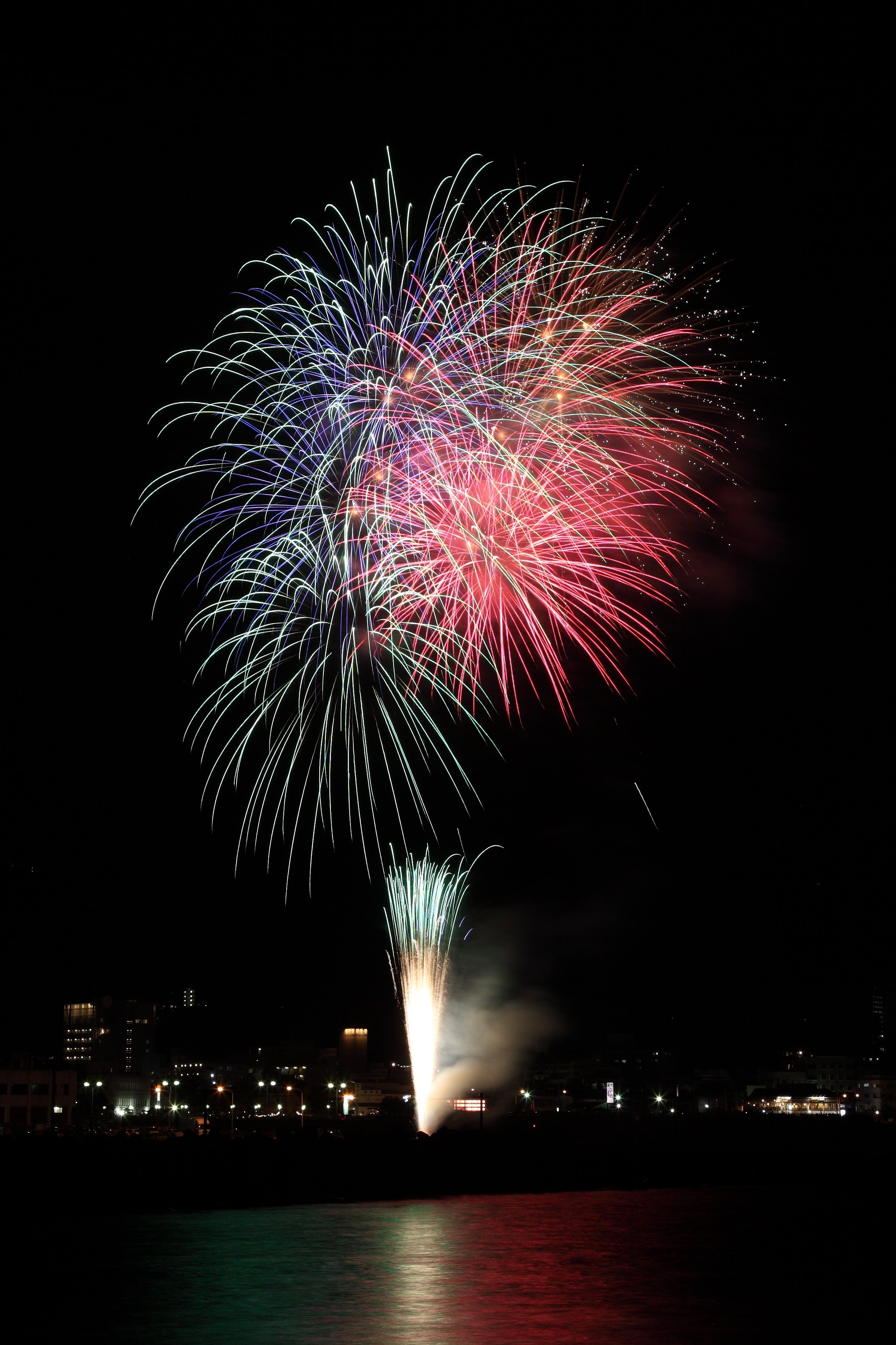 伊東市 itoshi 花火大会 fire works img_187208_2-min