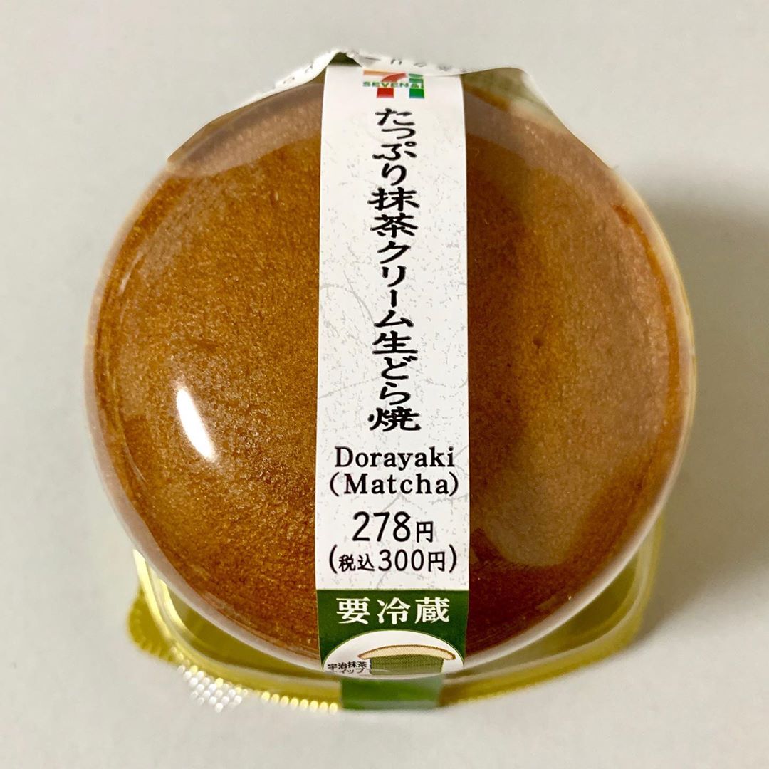 たっぷり抹茶クリーム生どら焼き Matcha dorayaki