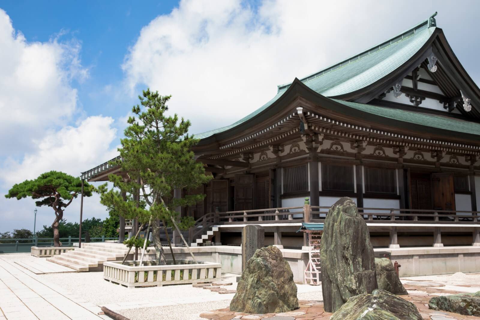 神戸 摩耶山天上寺 Kobe masayan tenjoji (横から)