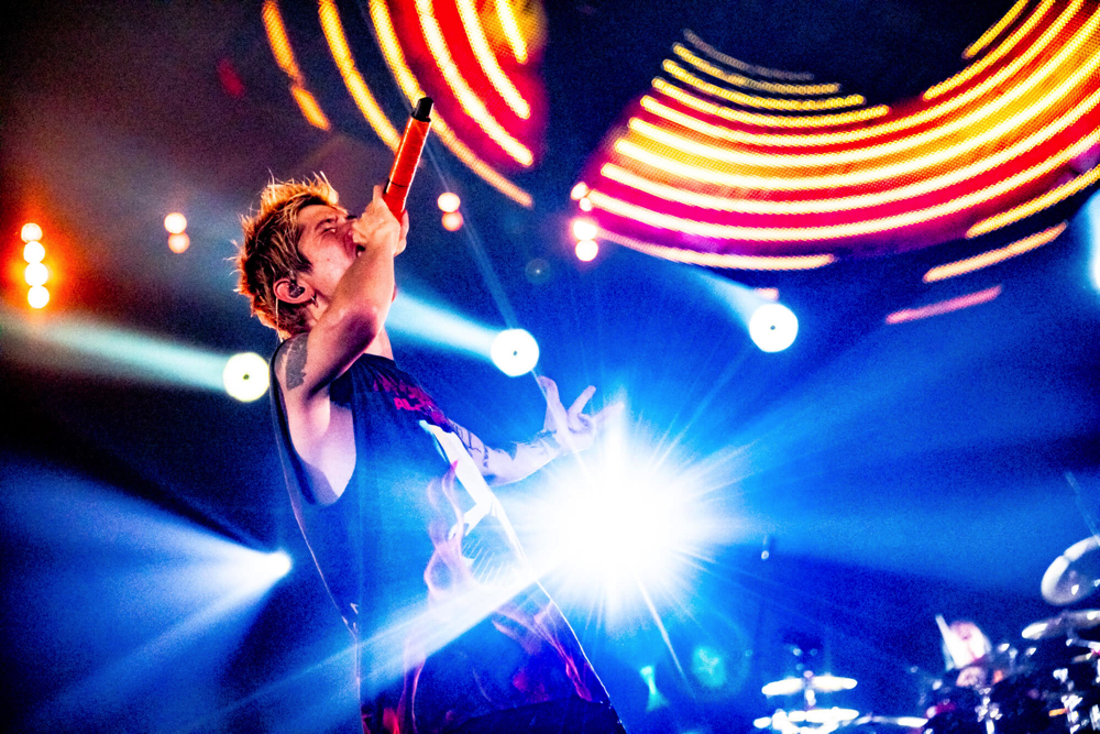 ONE OK ROCK's Eye Of The Storm Japan Tour Opens in Niigata | MOSHI ...