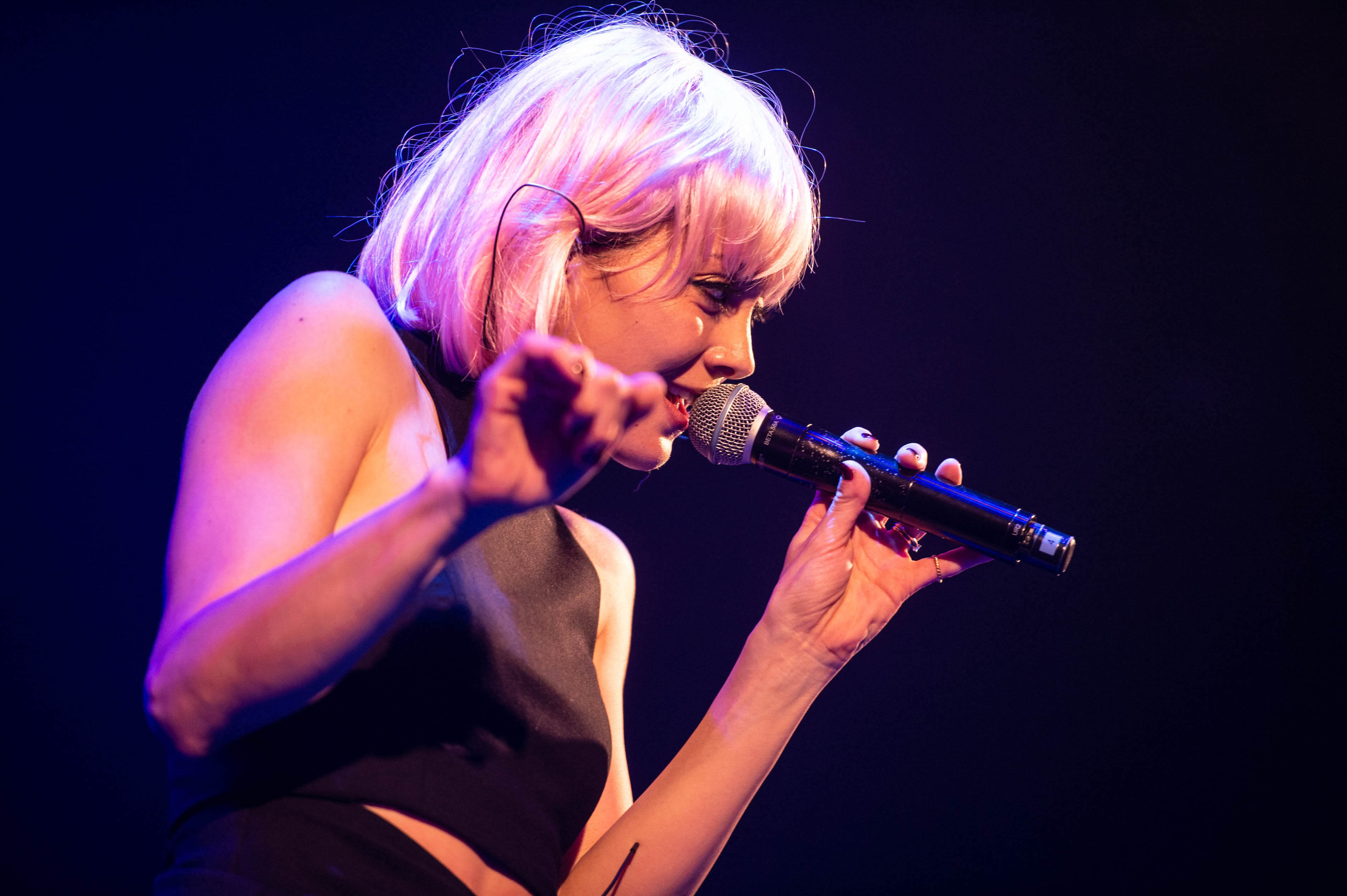 土屋アンナ 6 もしもしにっぽん Moshi Moshi Nippon