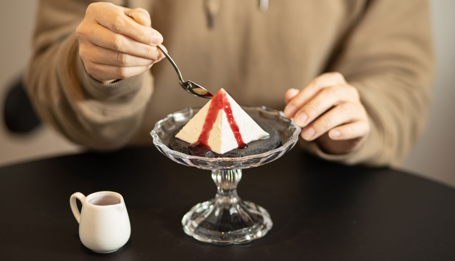 ふわふわの口溶け食感 富山県黒部渓谷 アルペンチーズケーキ Moshi Moshi Nippon もしもしにっぽん