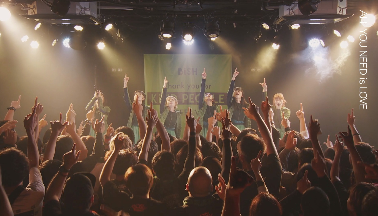 BiSH、ベストアルバム収録曲を発表！「ALL YOU NEED IS LOVE」未公開ライブ映像も公開 | MOSHI MOSHI
