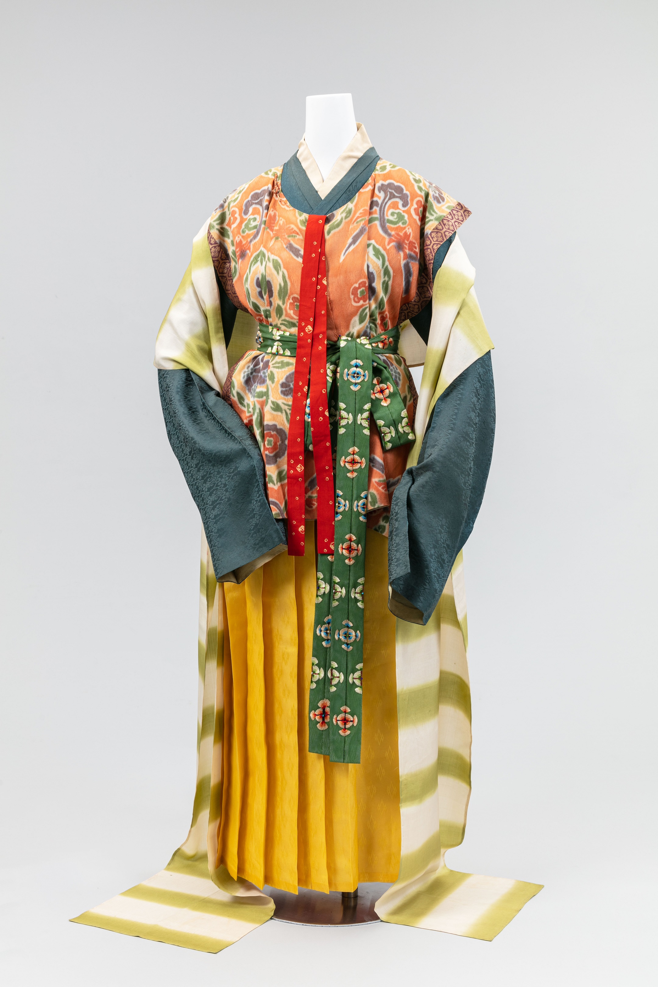 「再現　女性の服装1500年─京都の染織技術の粋─」開催1