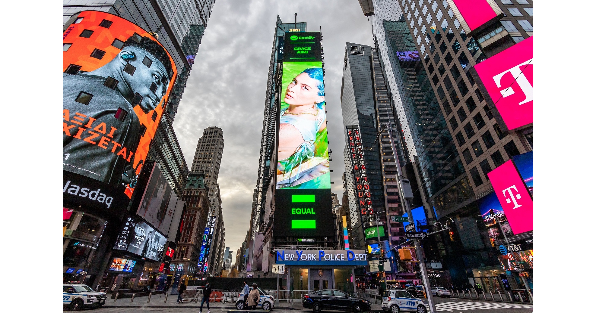Grace Aimi_Times Square 1