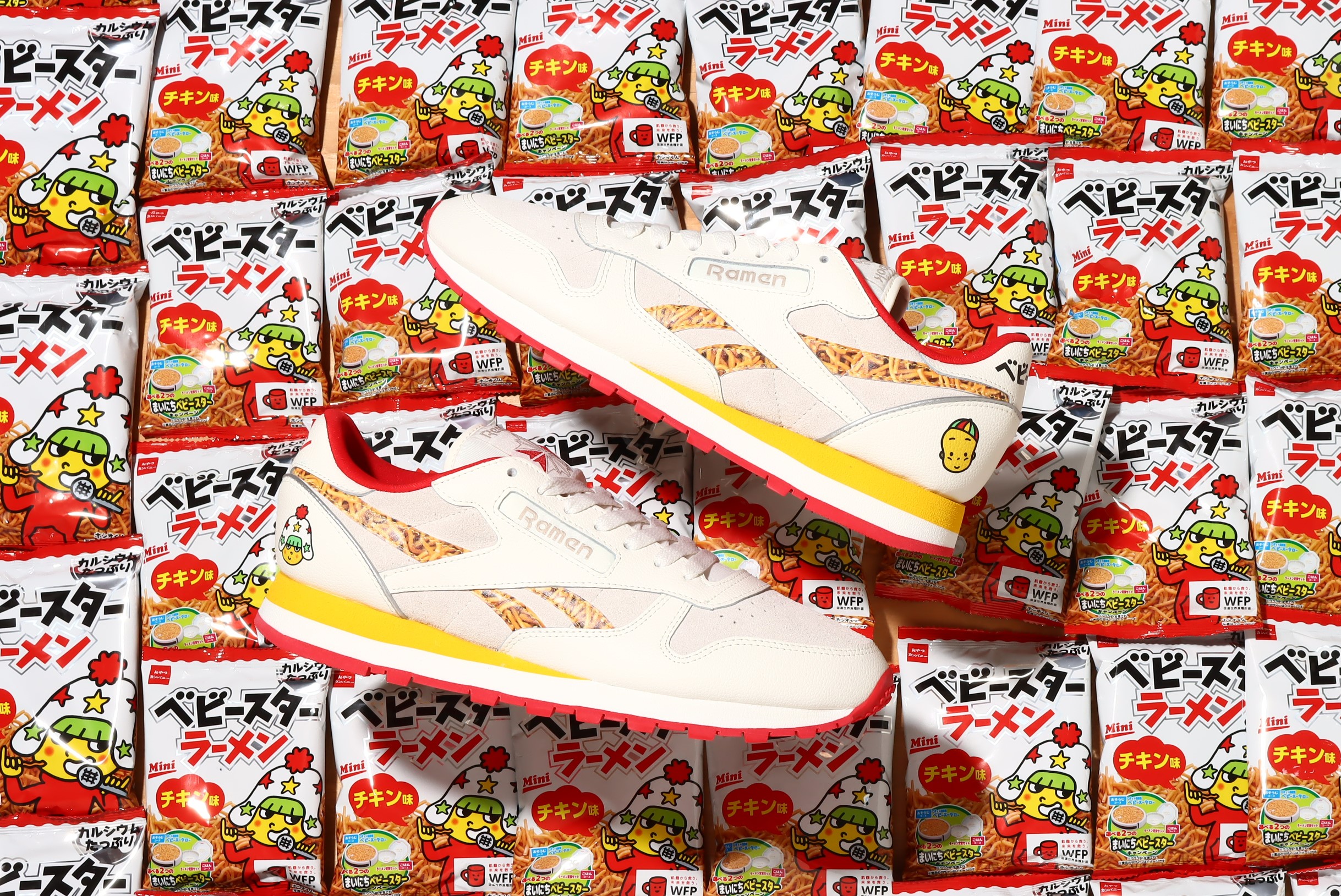 atmos × ベビースターラーメン × Reebok CLASSIC LEATHER1